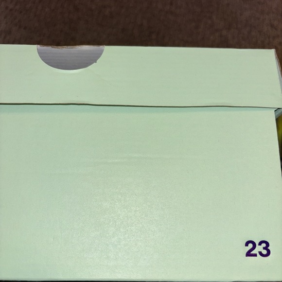 New Air Jordan Heir Basketball Shoes - Color - Sail/Black/Volt - Size 11 - Picture 8 of 16